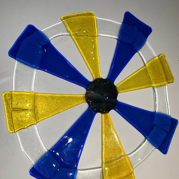 #7236 CIRCULAR FUSED SUN CATCHER  BLUE & YELLOW COLLECTABLE SUN CATCHER - Picture 2 of 12